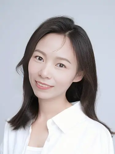 April Zheng, Marketing Director at 009 Railway Equipment – Expert in global railway maintenance solutions and B2B export marketing.